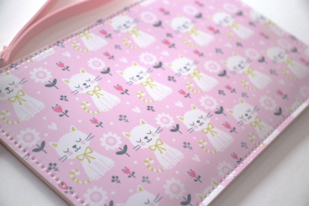 YB-700-006_CARLIE _Pochette_Chats_d.webp