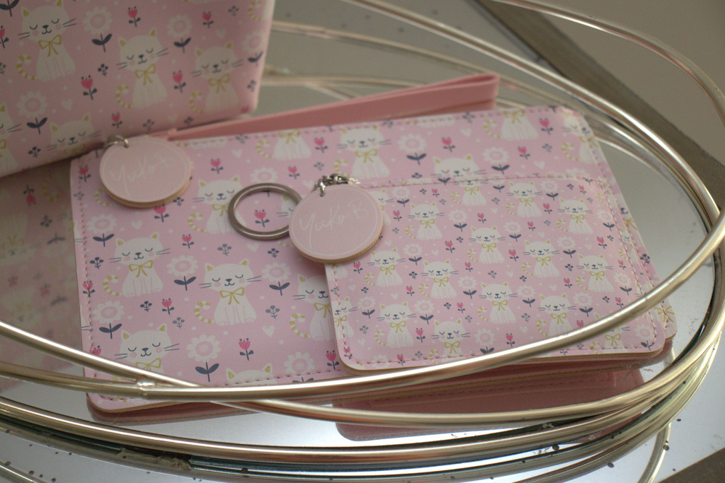 YB-700-006_CARLIE _Pochette_Chats_f.webp
