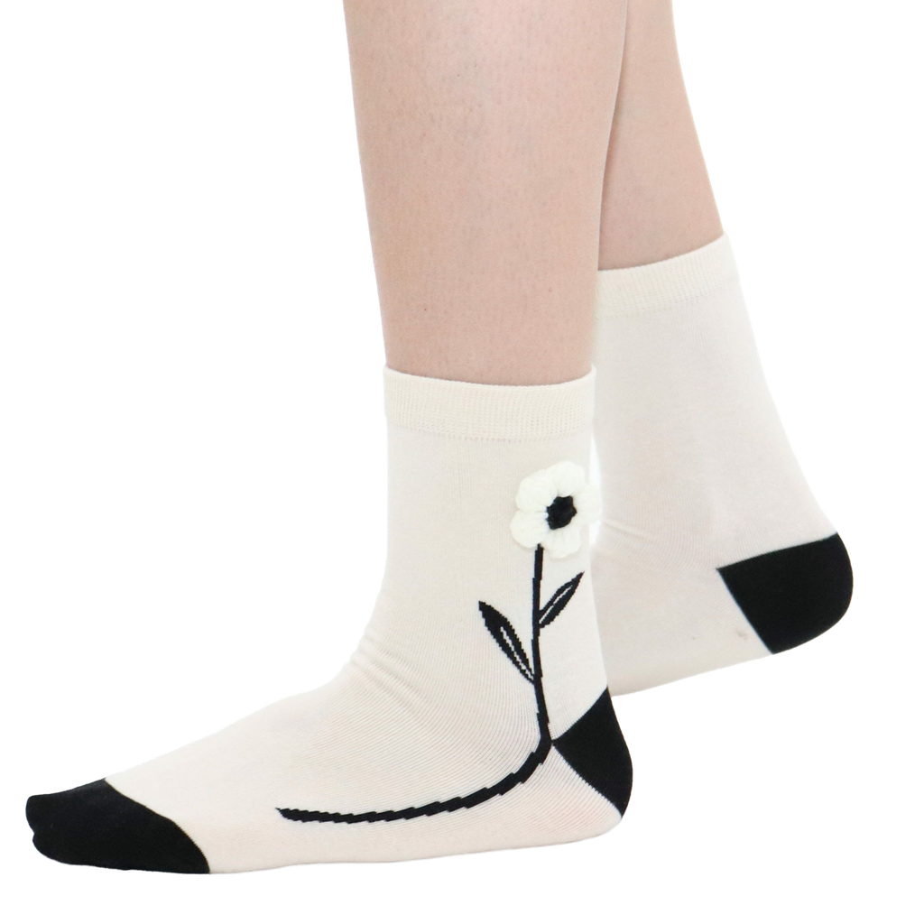 [YB-400-162] Iris 3D Socks - White