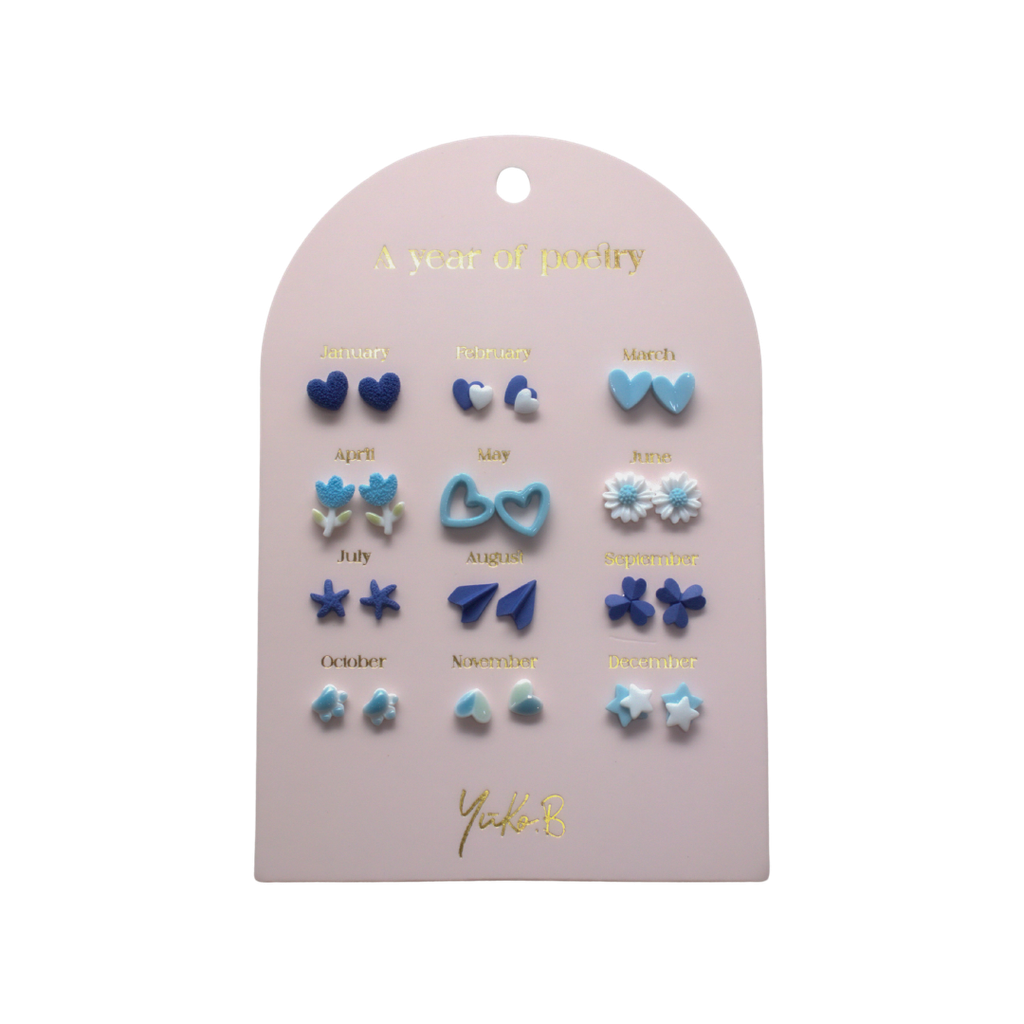 Boucles d'oreilles - Un an de Poésie bleue (version anglaise)