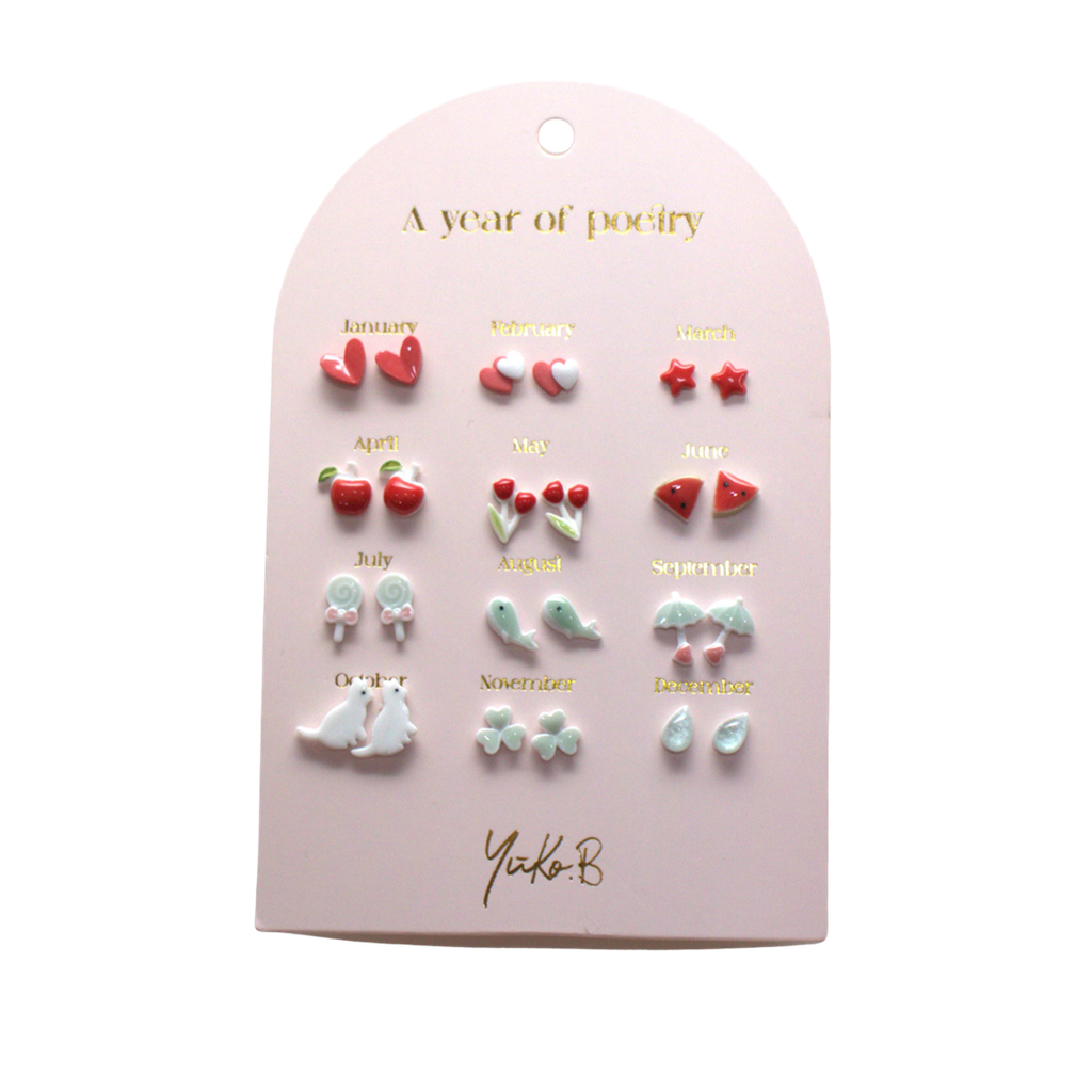 Boucles d'oreilles - Un an de Poésie rouge (version anglaise)
