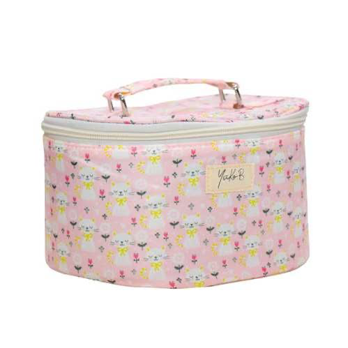 Le Vanity Case Chats - The Vanity Case Cats